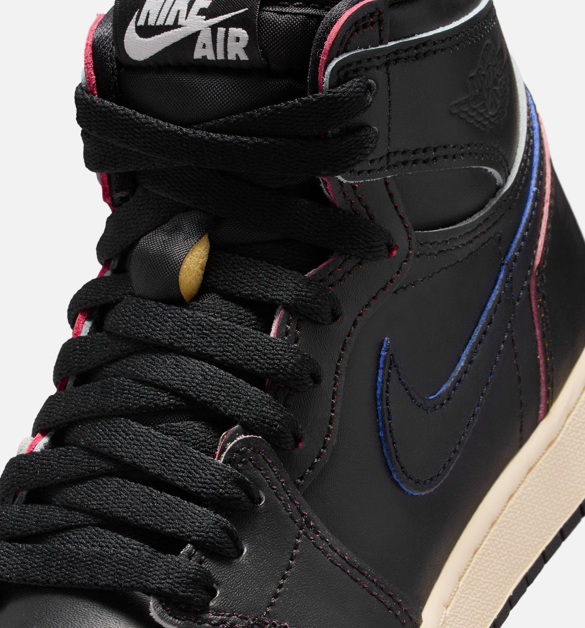 Air Jordan 1 Retro High OG Grade School - Black / Muslin