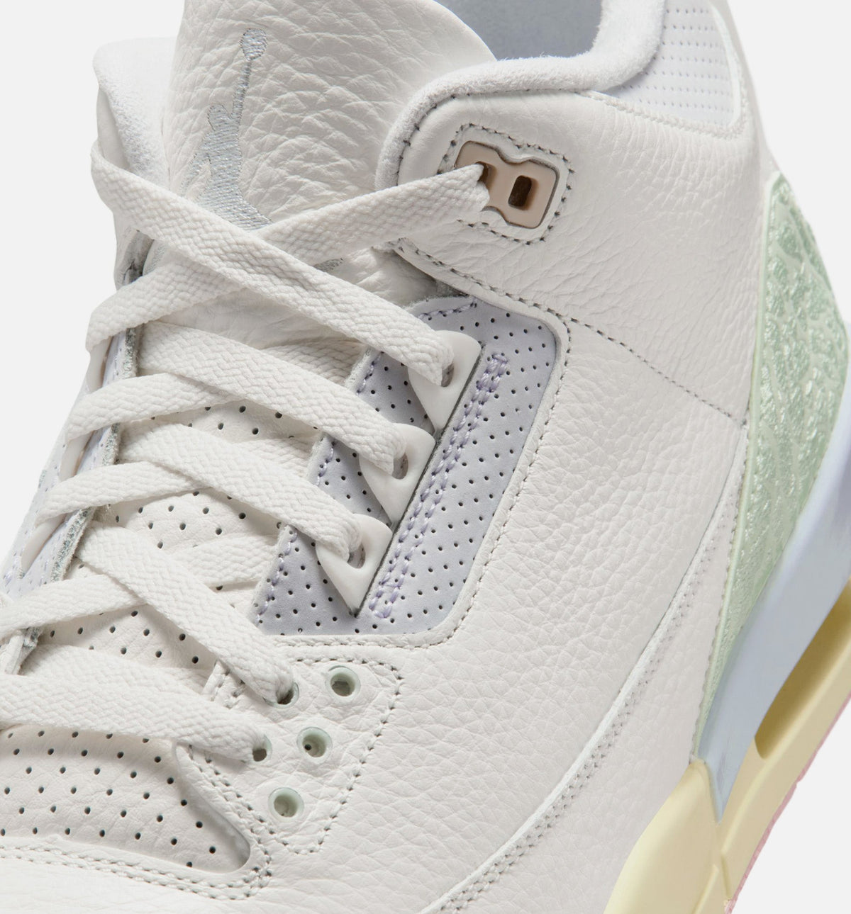 Air Jordan 3 Retro Sail And Jade Aura Mens Lifestyle Shoe - SailJade AuraAuraIced Carmine