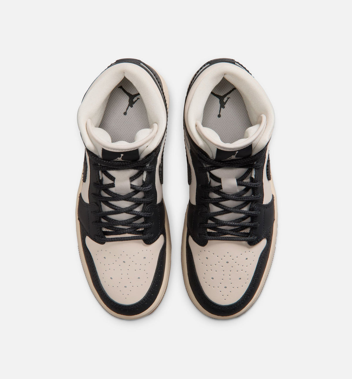 Air Jordan 1 Mid SE Womens Lifestyle Shoe - Off-NoirChalkPearl White