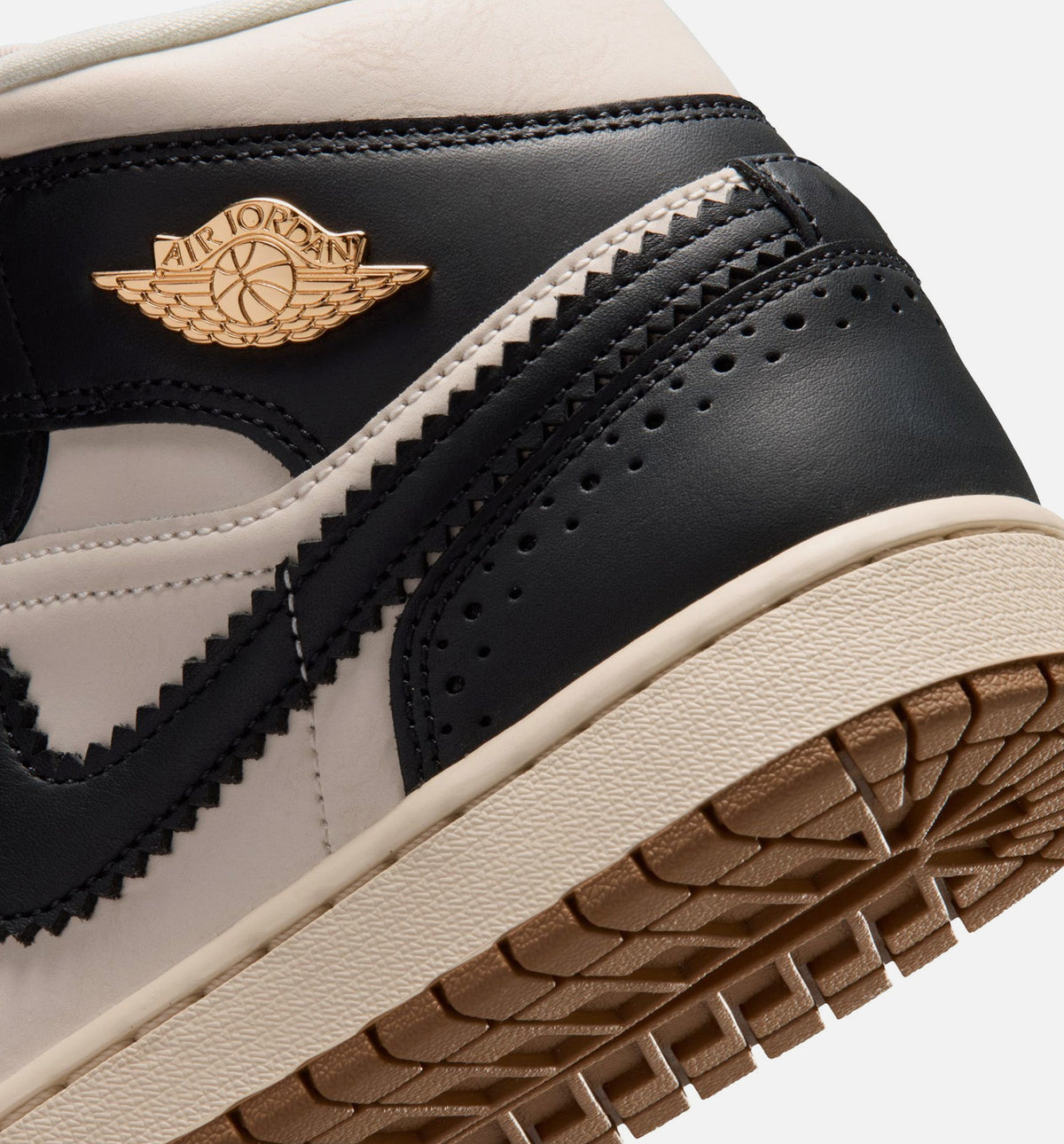 Air Jordan 1 Mid SE Women's Sneakers - Off-Noir / Chalk