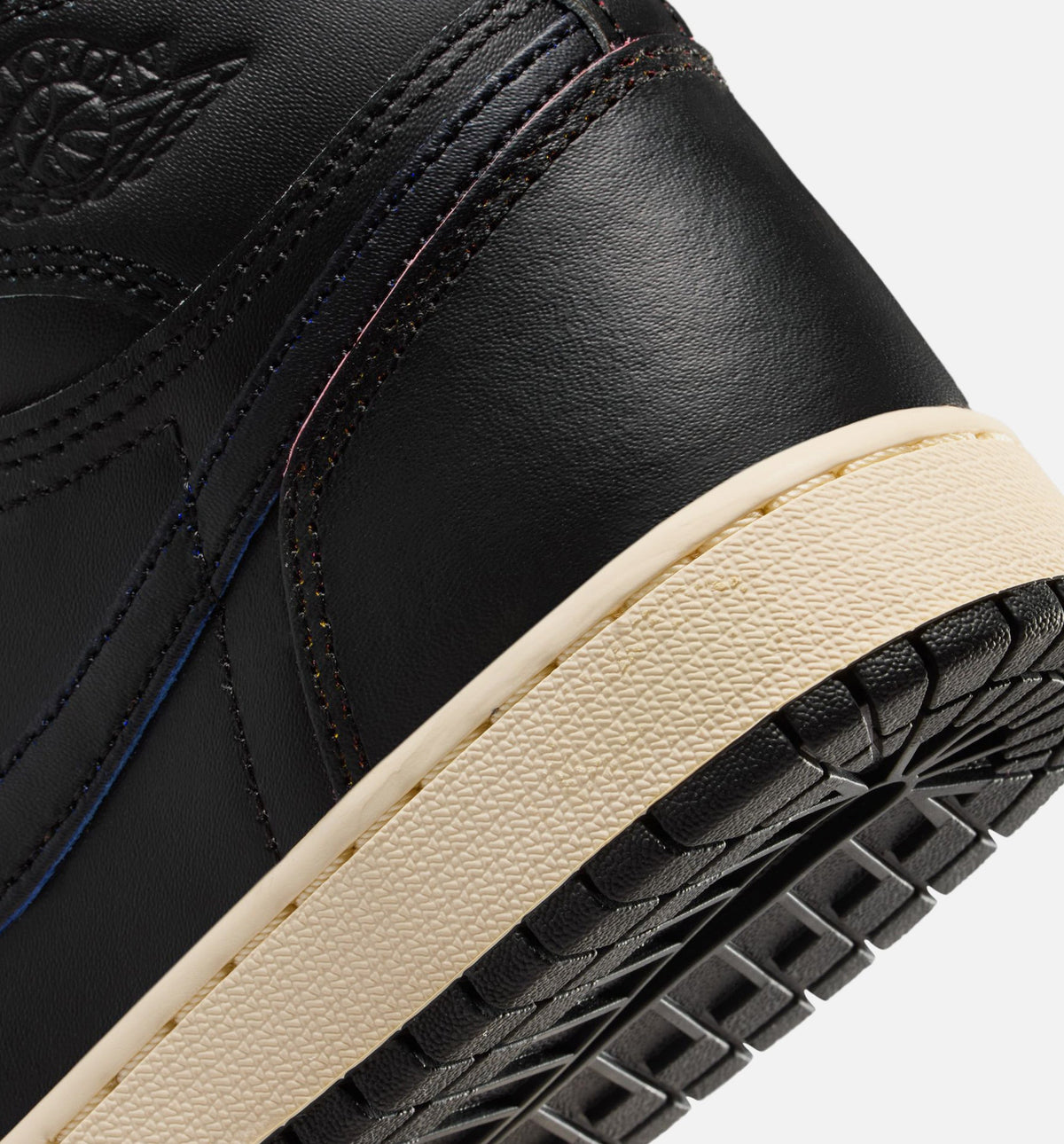 Air Jordan 1 Retro High OG Grade School - Black / Muslin