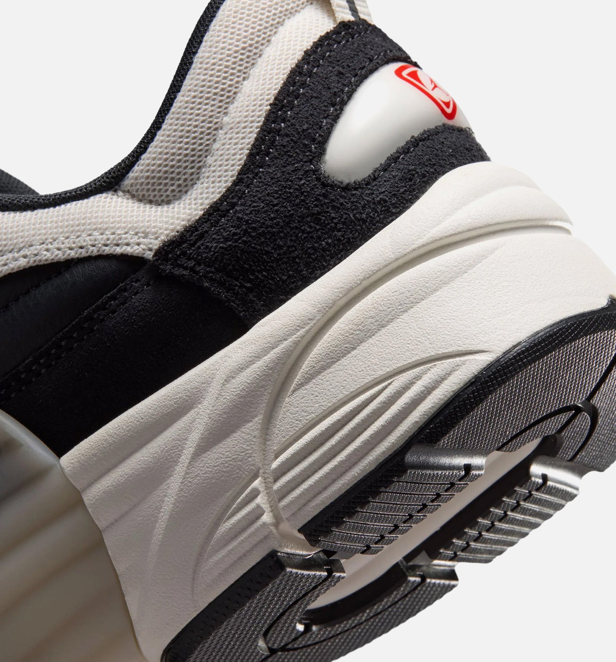 Trunner OS SE Mens Lifestyle Shoe - Off NoirUniversity RedPhantom