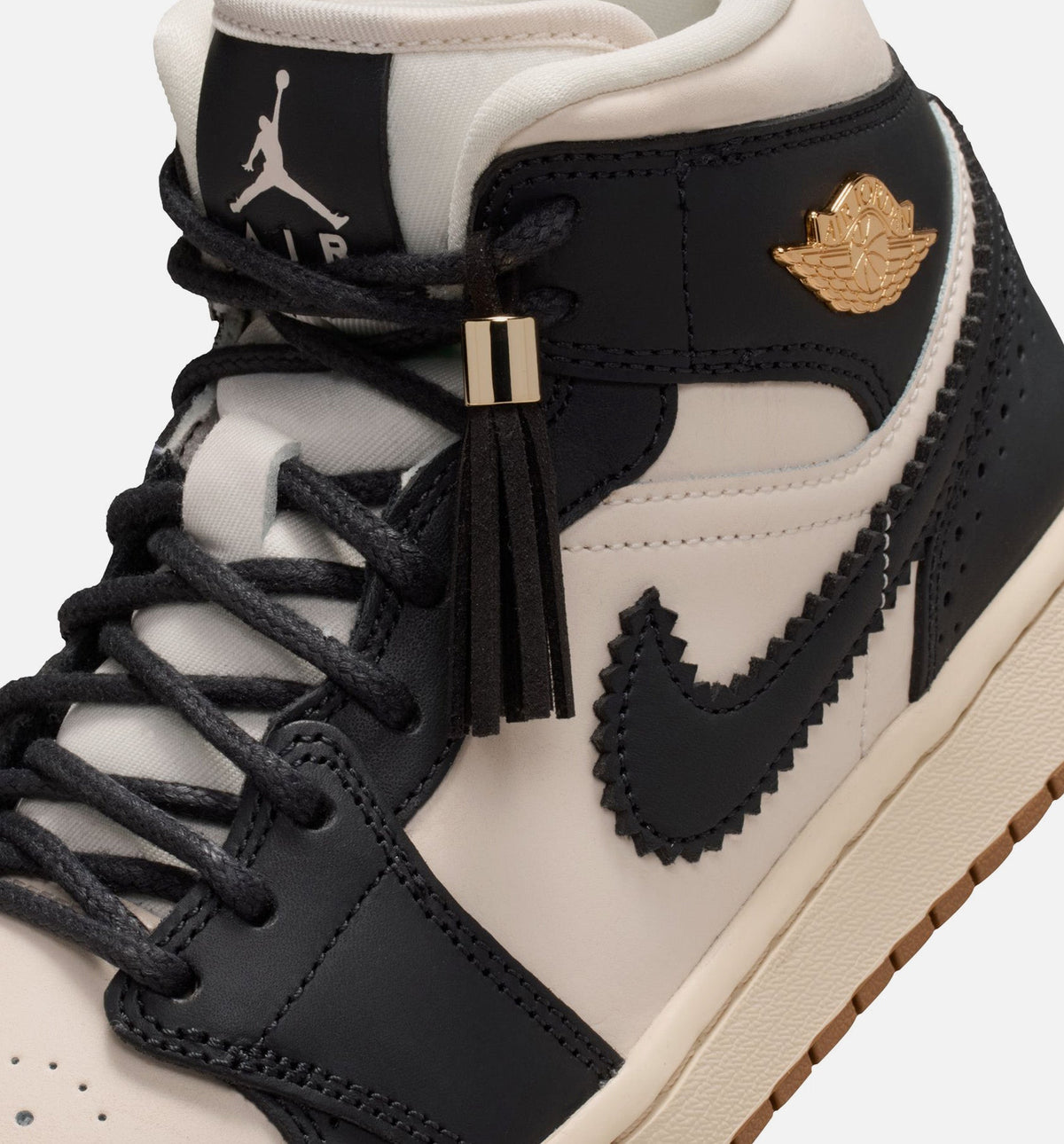 Air Jordan 1 Mid SE Women's Sneakers - Off-Noir / Chalk